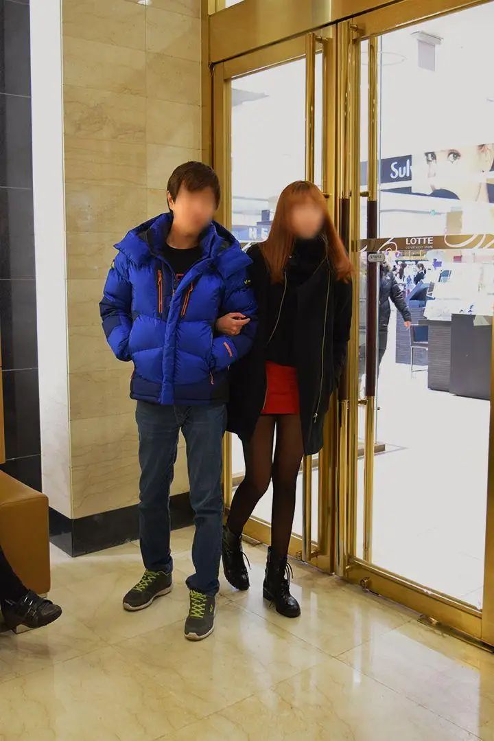 意外的邂逅[真人漫画]第1话-大街约炮日