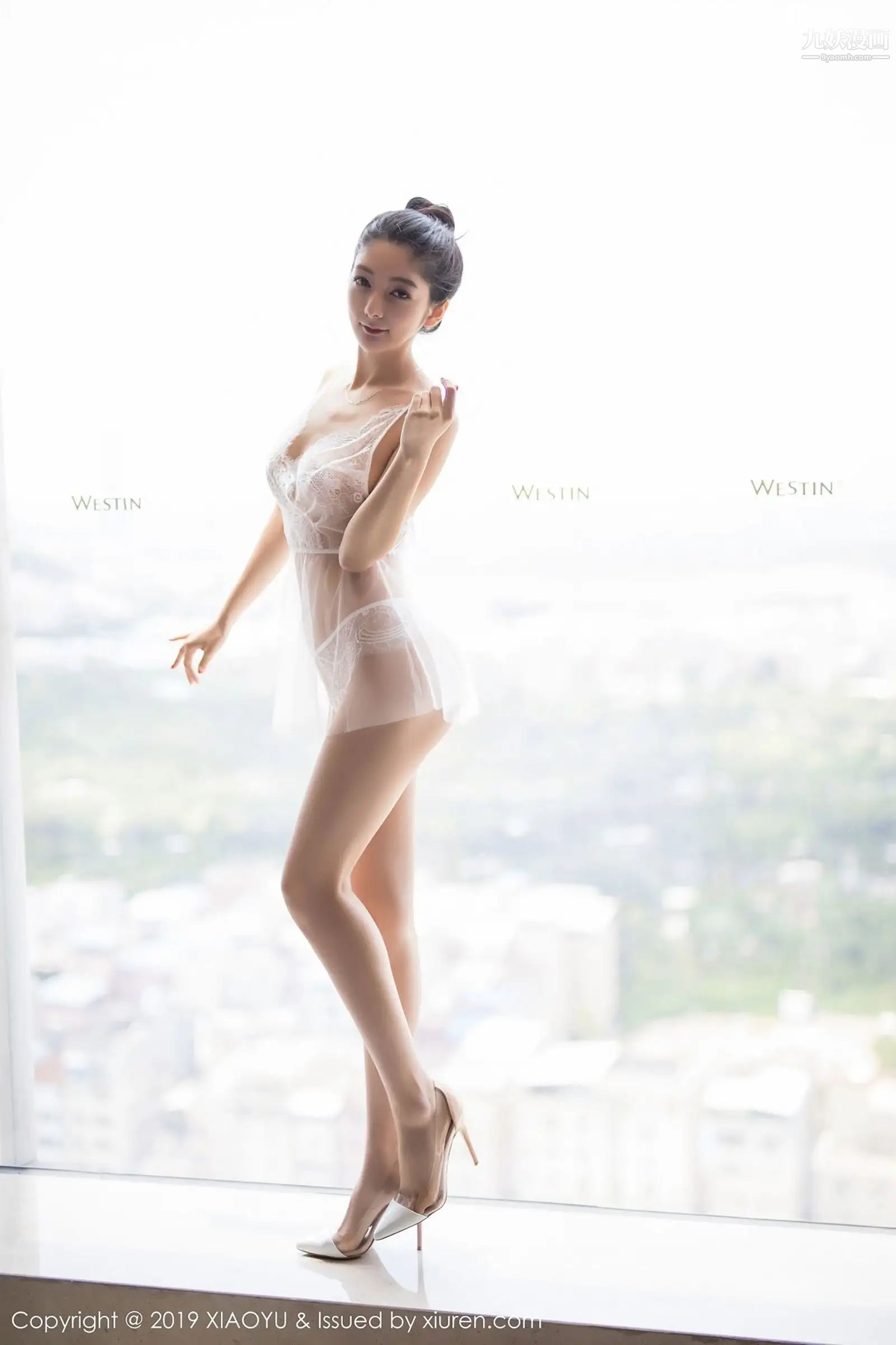 性感写真[真人集]现代薄纱性感与古典韵味旗袍相互碰撞的韵味，一展妩媚柔情