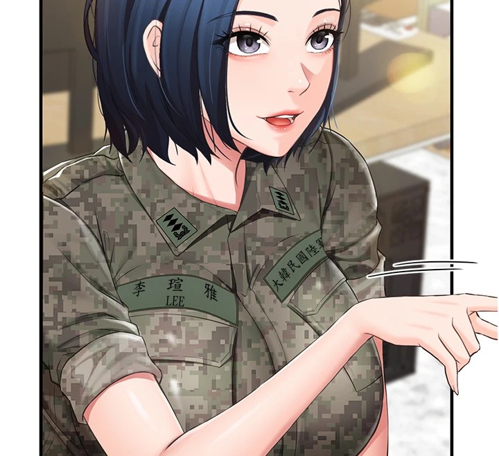 报告女班长:一根突起第1话-女军部队唯一的男兵