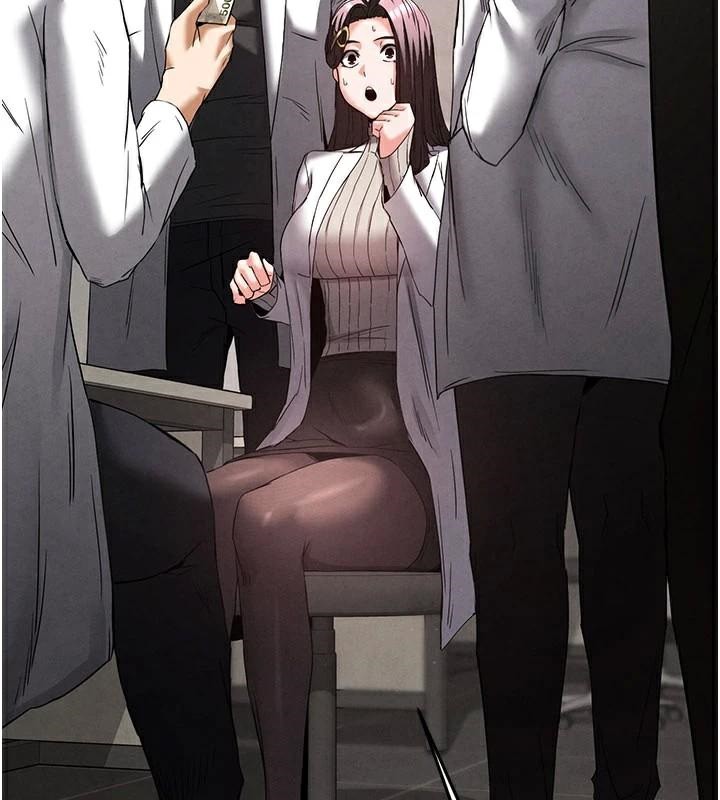 末日鵰堡第33話-被強扯絲襪的少女世熙