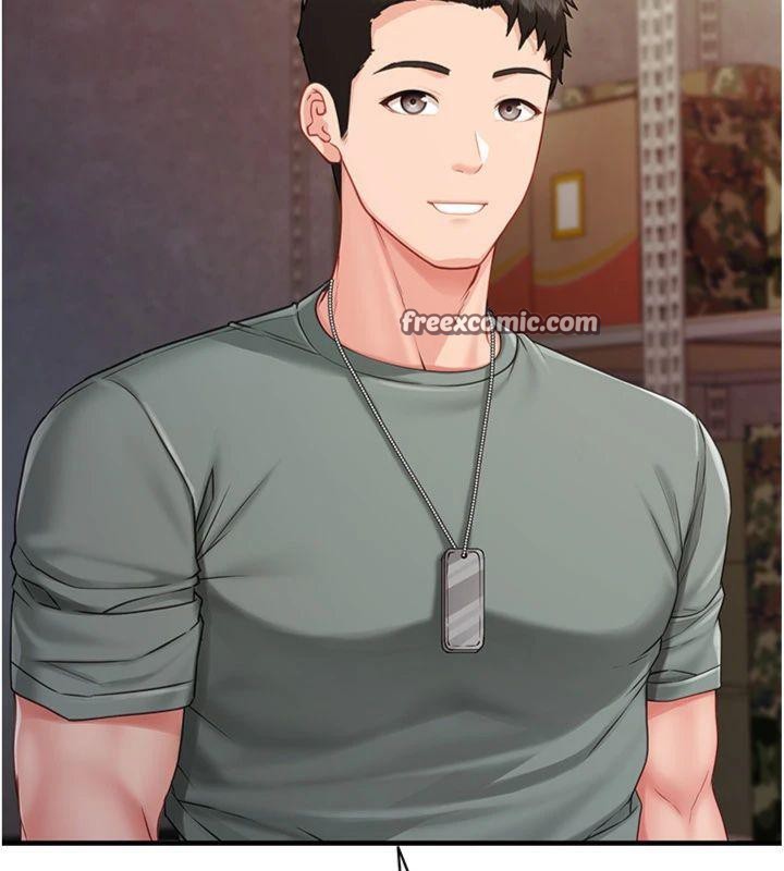 报告女班长:一根突起第8話-在人母面前掏出那根